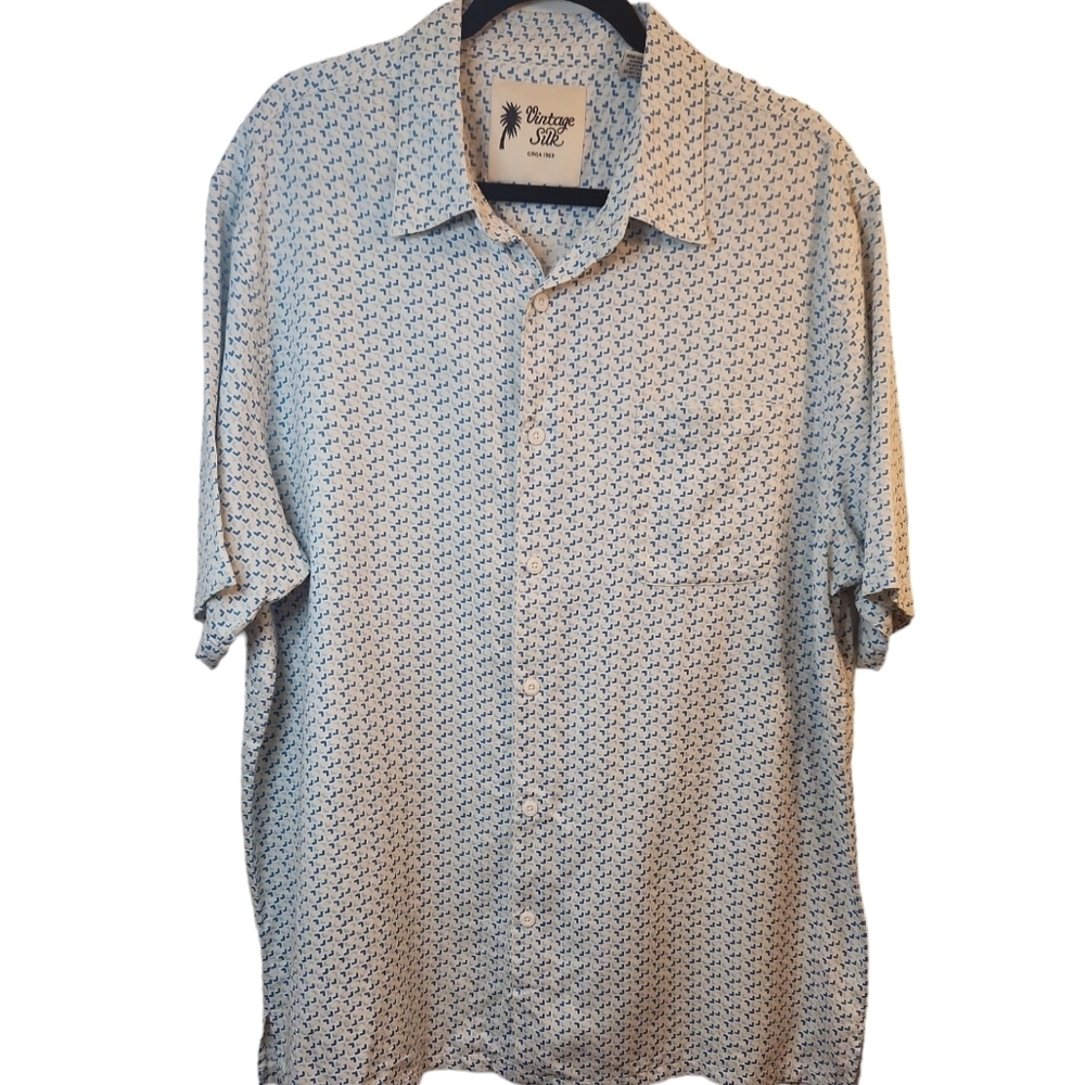 Vintage Silk Circa 1969 Men's Blue and White Button Up 100% Silk Shirt Size XXL